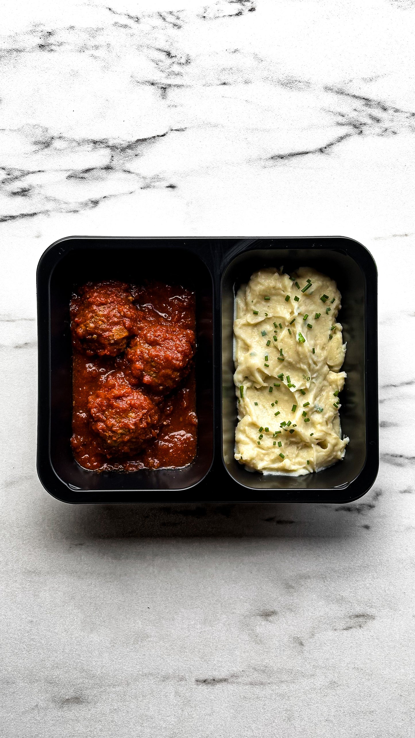 Boulettes de boeuf, sauce tomate, purée mousseline