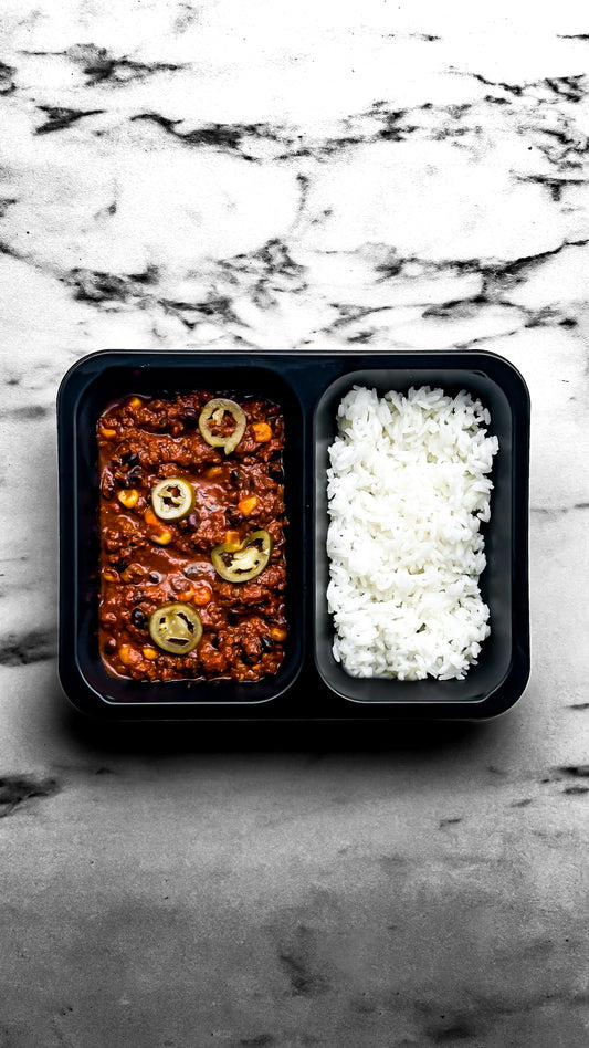 Chili sin carne aux haricots rouges, maïs, poivrons, jalapeños et riz