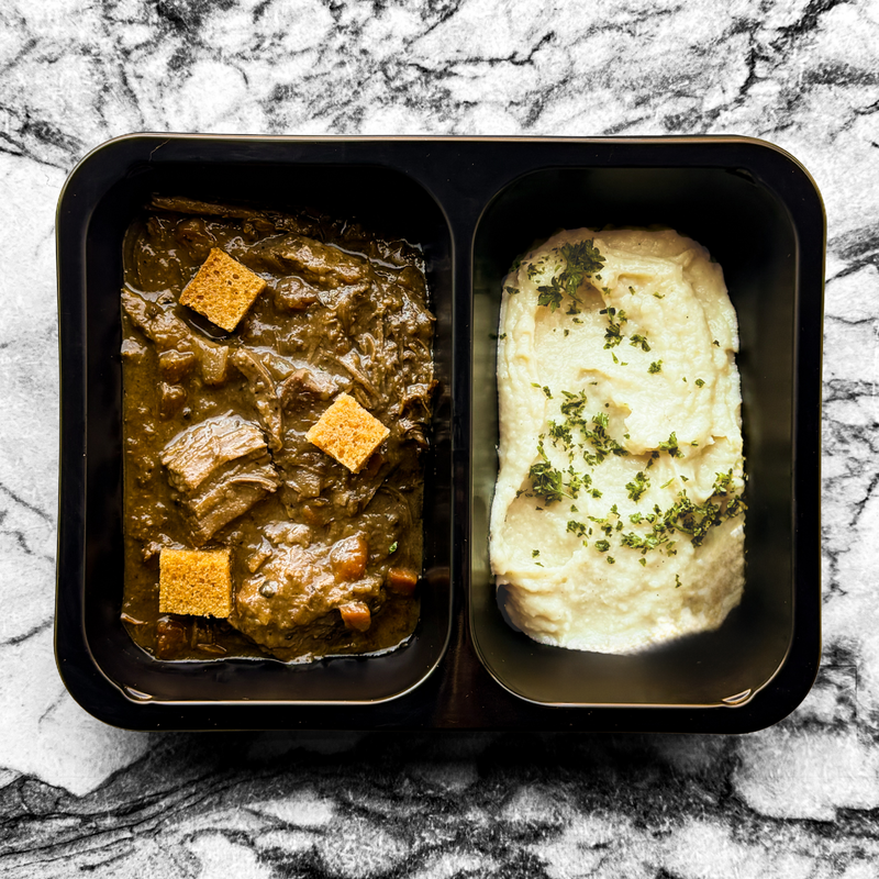 Carbonnade de bœuf, carottes fondantes et purée de panais