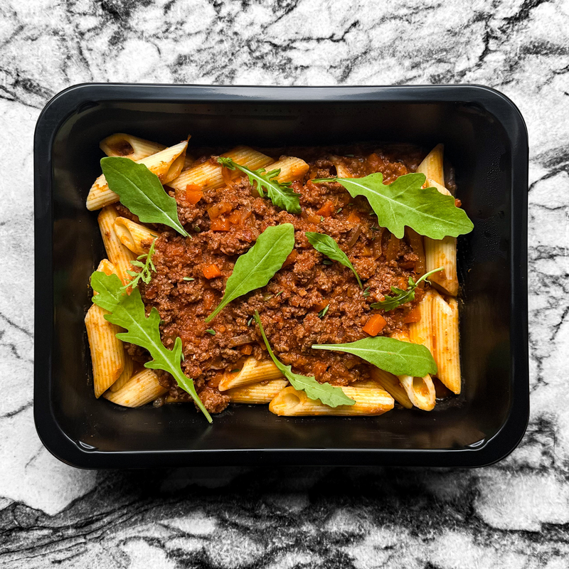 Penne à la bolognaise de bœuf et parmesan