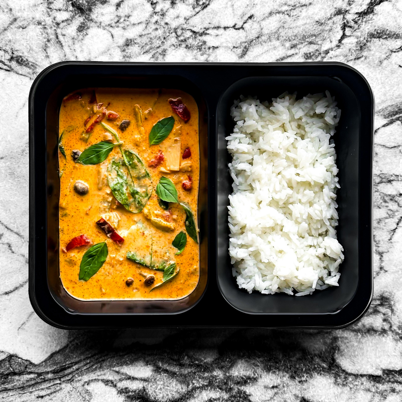 Scampis au curry rouge, poivrons, pousses de soja et bambou, riz basmati